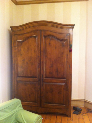 Illustration for article titled Secret door inside this wardrobe leads to a Narnia-themed playroom
